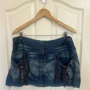 Vintage Women’s See Thru Soul Y2K Mini Distressed Jean‎ Skirt. Size 31.